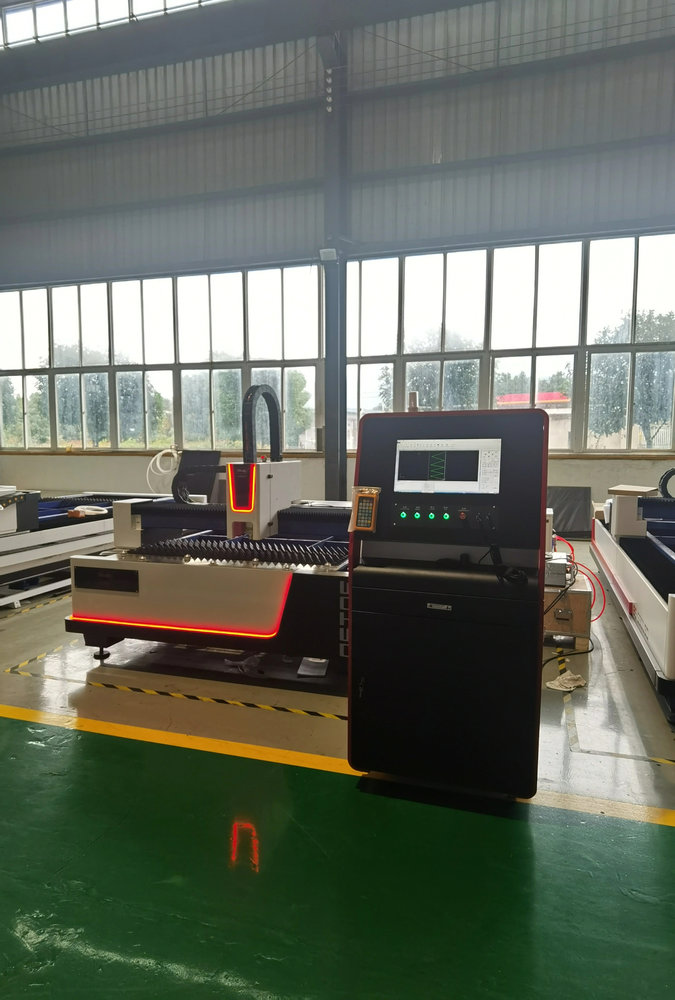 3015 3000W Fiber Laser Cutting - Industrial Laser Cutting Machine Price reseña y precio
